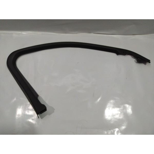Moldura Interna Porta Dianteira Esquerda Mercedes C180 2016