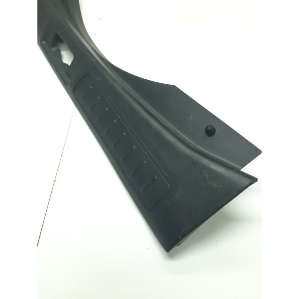 Moldura Painel Traseiro Do Porta Malas Evoque 2015