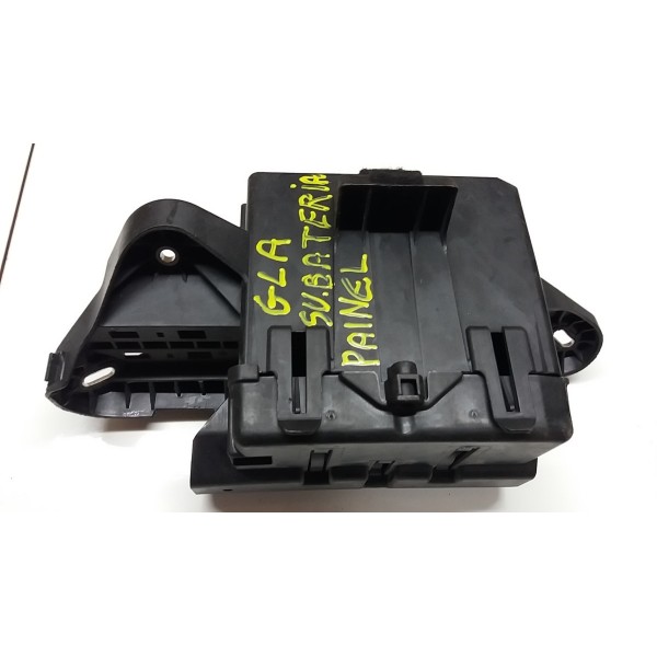 Suporte Caixa Bateria Painel Mercedes Gla 2016