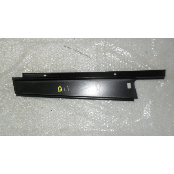 Acabamento Coluna Da Porta Traseiro Direito Bmw X1 6cc