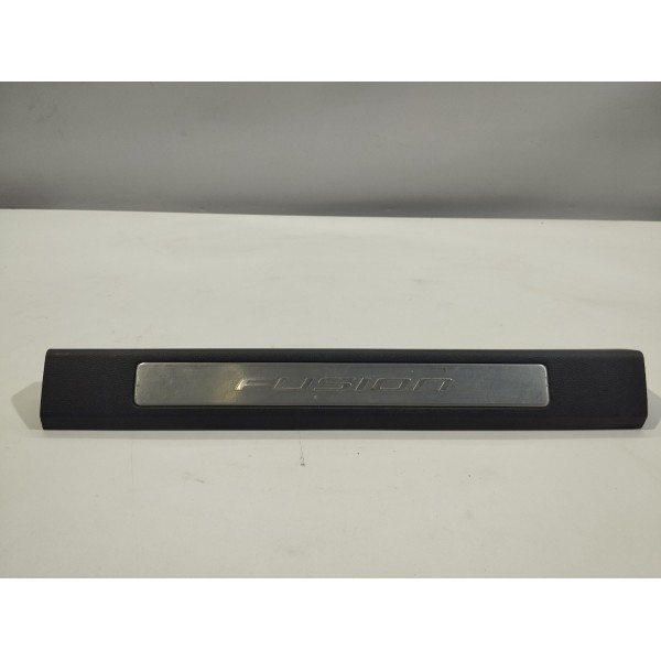 Soleira Porta Dianteira Esquerda Ford Fusion 2014