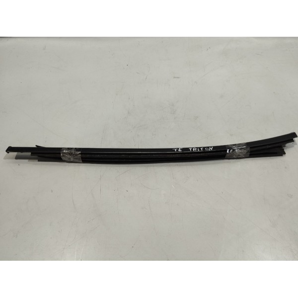 Pestana Porta Traseira Esquerda Triton 2017