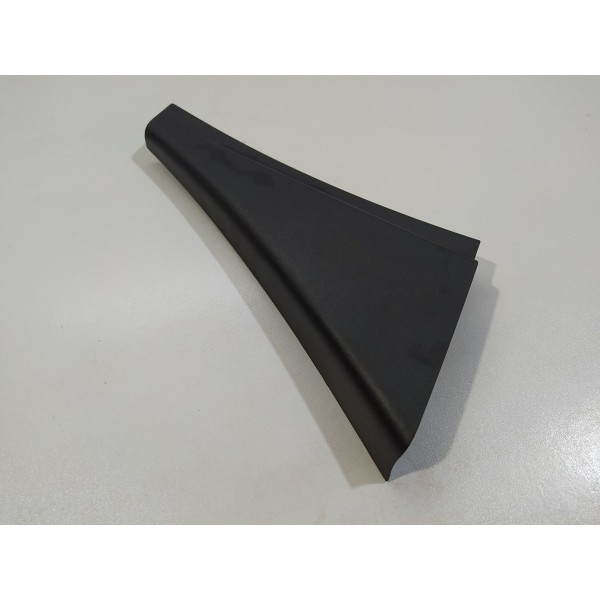 Acabamento Moldura Porta Traseira Direita Toyota Hilux 2018